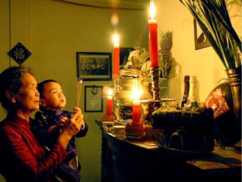 Phong tục thắp nhang của người Việt và ý nghĩa của nó Phong tục thắp nhang của người Việt và ý nghĩa của nó